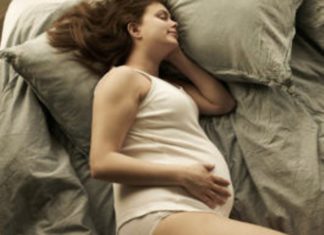 Gjumi i mirë gjatë shtatzanisë ul rrezikun e lindjes së parakohshme