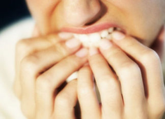 Ngrënia e thonjëve është një problem psikologjik serioz