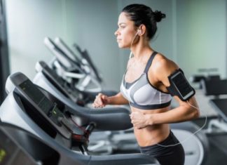 Stërvitja në mbrëmje nuk e pengon gjumin