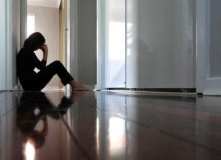 PROFESIONISTËT PARALAJMËROJNË: Me vazhdimin e karantinës, rritet nevoja për mbikëqyrjen e shëndetit mendor