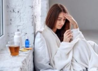 Mjekët vërejnë simptoma të reja të koronavirusit tek pacientët e rinj që nuk kanë ethe, por ankohen për dhimbje koke dhe dhimbje barku