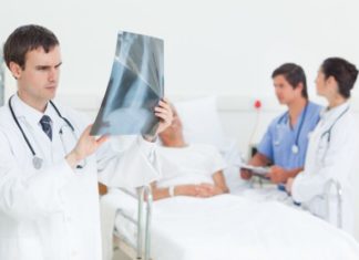 KORONAVIRUSI LË PASOJA AFATGJATA: Shumë pacientë përjetojnë lodhje, rrahje të shpejta të zemrës, pagjumësi, dhimbje të kokës dhe humbje të shpeshtë të përqendrimit