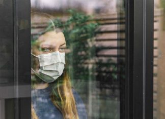 TAKSA E KORONAVIRUSIT: Mbi 30% e njerëzve janë në depresion, ndërsa 13% kanë filluar të marrin ilaçe për të zvogëluar stresin si pasojë e pandemisëik