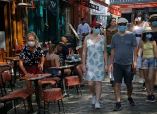 A mund të infektoheni me koronavirus në ambiente të hapura?