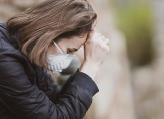 SHKENCËTARËT PARALAJMËROJNË: COVID-19 “afatgjate” mund të jetë problem i madh i një numri të madh vdekjesh