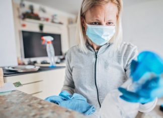 STUDIMI I RI PËR INFEKSIONIN COVID-19: I dezinfektoni akoma sipërfaqet? Mbase nuk ia vlen