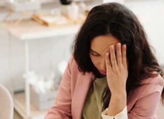 COVID-19 AFATGJATË: Cilat simptoma e zbulojnë atë dhe çfarë të bëni nëse e keni?