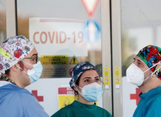 HULUMTIM: Lloji i ri i koronavirusit në Britani është dukshëm më infektues, ndërsa ndryshimet janë ekstreme