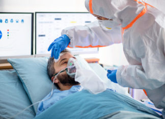 HULUMTIMI I FUNDIT: Shkalla e vdekshmërisë së COVID-19 po zvogëlohet me kalimin e kohës – tani për tani mund të mendojmë se pse