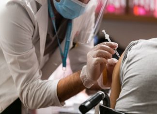 Çfarë duhet të dini për vaksinimin kundër COVID-19, nëse vuani nga alergjitë?