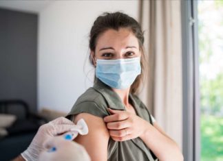 Kjo është arsyeja pse do të duhet të mbajmë maska edhe pas vaksinimit