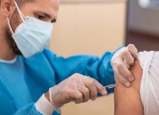 Ja se si dhe pse mund të prekeni nga COVID-19 edhe pas vaksinimit