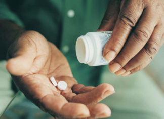 Çfarë duhet të dini në lidhje me trajtimin e COVID-19 me ilaçe në shtëpi – ilaçi që duhet të arrijë deri në fund të këtij viti