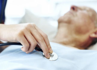 Ndjeni dhimbje dhe shtrëngim në gjoks, por nuk bëhet fjalë për sulm në zemër? Këto janë arsyet e mundshme