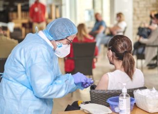 STUDIM I RI: Vaksinat Pfizer dhe Moderna kundër COVID-19 me siguri mbrojnë për tërë jetën