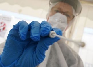 ÇFARË THONË MJEKËT: A është e arsyeshme të infektoheni qëllimisht me COVID-19 – omicron?