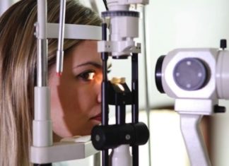 COVID-19 mund të rrisë rrezikun e mpiksjes së gjakut në sy