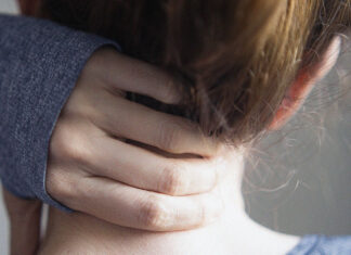 ÇFARË THONË EKSPERTËT PËR MUTACIONIN MË TË RI TË KORONAVIRUSIT: Njerëzit po i krahasojnë simptomat e variantit BA.5 me meningitin