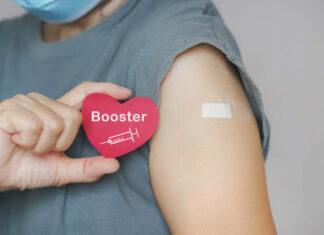 ÇFARË KËSHILLOJNË MJEKËT: Kush duhet të marrë dozën e dytë buster ose dozën e katërt të vaksinës kundër COVID-19?