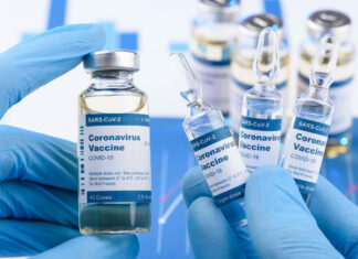 VIROLOGU PARALAJMËRON: Shumë doza të vaksinës kundër COVID-19 nuk janë të mira, ja çfarë mund të ndodhë