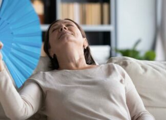 DITA BOTËRORE E MENOPAUZËS: Çfarë ndodh më tej me trupin e gruas dhe cilat janë shenjat e menopauzës së hershme